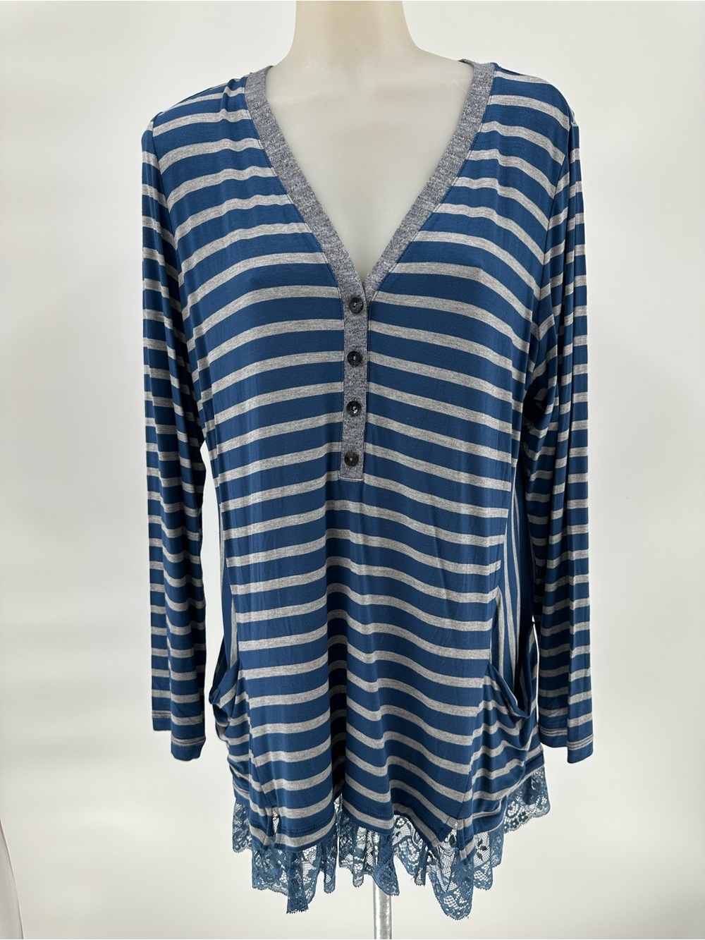 LOGO by Lori Goldstein Blue and Gray Striped Lace-Hem Long Sleeve Tunic Top